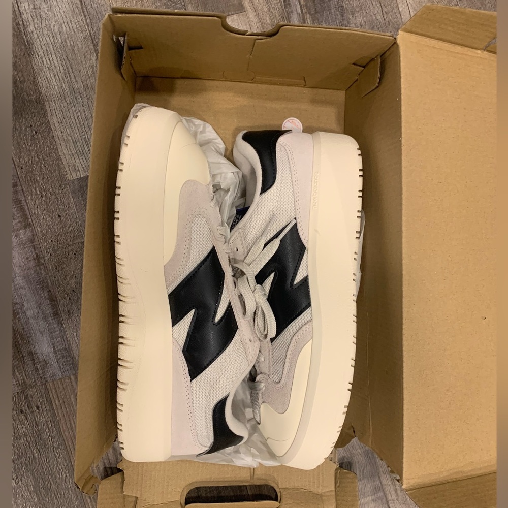 Men’s Size 9 New Balance CT302